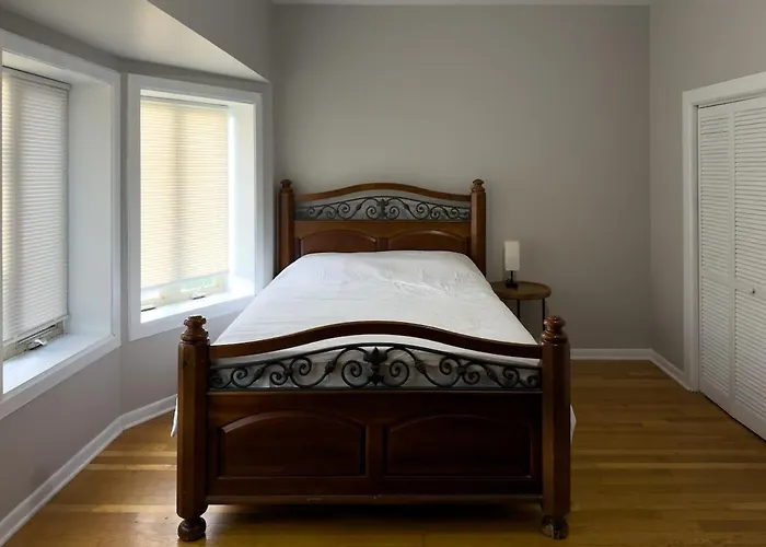 Spacious 5br Near Obama Center & Uchicago Apartment Chicago
